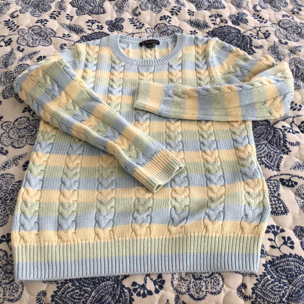 - BROOKS BROTHERS SUMMER SWEATER- Sooo preppy